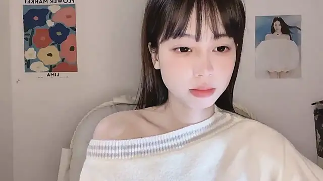 -Hottie online show from November 18, 2025, 4:10 pm