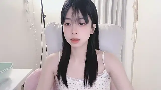 Snapshot of -Hottie chatting on March 14, 2025, 4:51 pm -Hottie online show from March 14, 2025, 4:51 pm