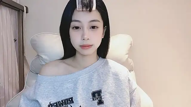 Snapshot of -Hottie chatting on January 4, 2025, 3:28 pm -Hottie online show from January 4, 2025, 3:28 pm