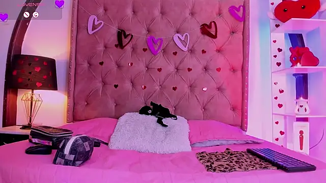 Snapshot of LadyAvalon chatting on February 16, 2025, 7:38 pm LadyAvalon online show from February 16, 2025, 7:38 pm