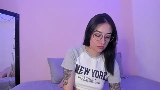 Snapshot of ValeriaCox chatting on March 1, 2025, 1:11 am ValeriaCox online show from March 1, 2025, 1:11 am