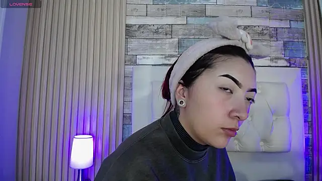 Snapshot of Mia_Rinn chatting on February 19, 2026, 7:00 pm Mia Rinn online show from February 19, 2026, 7:00 pm