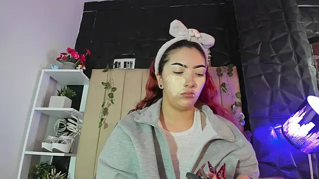 Snapshot of Mia_Rinn chatting on February 3, 2026, 1:38 pm Mia Rinn online show from February 3, 2026, 1:38 pm