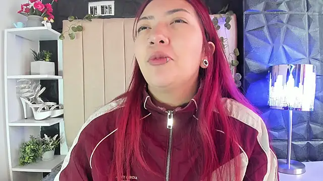 Snapshot of Mia_Rinn chatting on February 15, 2026, 12:48 pm Mia Rinn online show from February 15, 2026, 12:48 pm