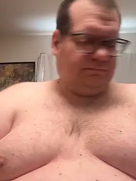 Snapshot of treatbobnicer chatting on November 28, 2025, 3:45 pm treatbobnicer online show from November 28, 2025, 3:45 pm