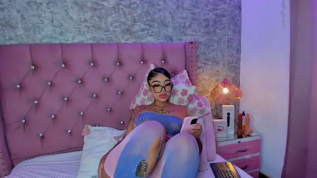 Mia Jansen online show from January 13, 2026, 1:59 pm