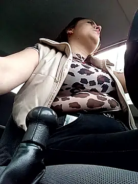 Lesly 10- online show from September 17, 2025, 8:33 pm