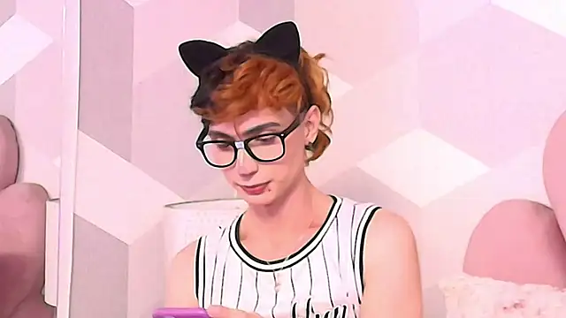 Snapshot of KylieMonnett chatting on March 30, 2026, 2:02 am KylieMonnett online show from March 30, 2026, 2:02 am