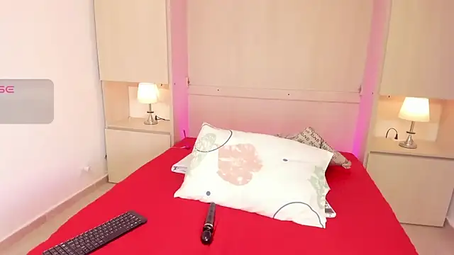 EmilyyStuart online show from October 21, 2025, 4:12 am