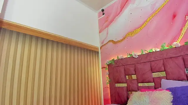 melody paris online show from April 14, 2026, 10:53 am