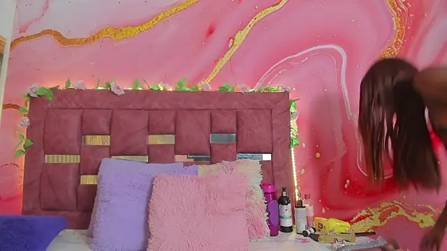 melody paris online show from March 26, 2026, 10:46 am