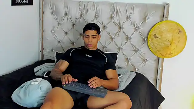 Snapshot of Andrew_wolf7 chatting on October 25, 2025, 2:22 am Andrew wolf7 online show from October 25, 2025, 2:22 am