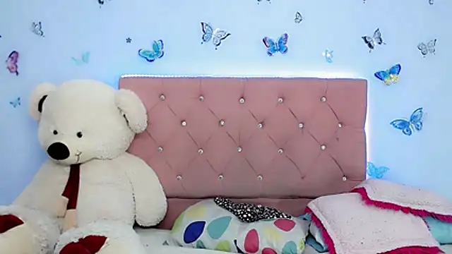 Snapshot of Riossvale chatting on February 22, 2026, 5:43 am Riossvale online show from February 22, 2026, 5:43 am