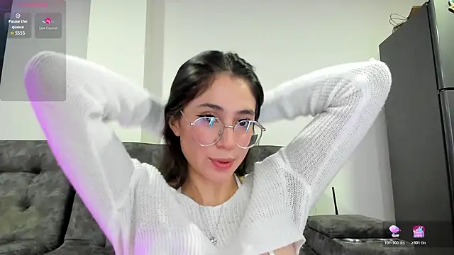 Snapshot of emmadiaz1 chatting on December 2, 2025, 4:14 am emmadiaz1 online show from December 2, 2025, 4:14 am