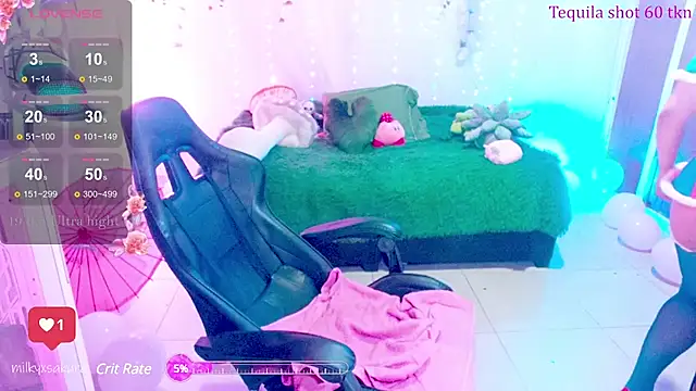 Snapshot of MilkyXSakura chatting on February 17, 2025, 3:36 am MilkyXSakura online show from February 17, 2025, 3:36 am