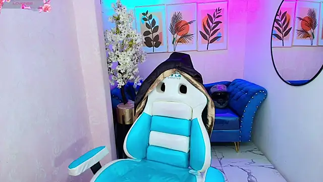 Snapshot of Dafne_huges chatting on November 28, 2025, 7:25 pm Dafne huges online show from November 28, 2025, 7:25 pm