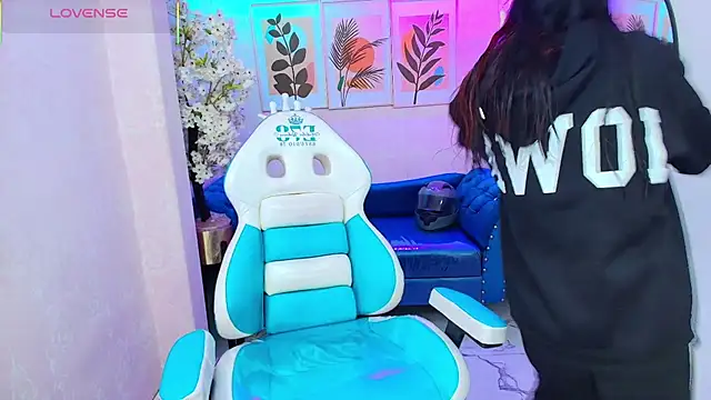 Snapshot of Dafne_huges chatting on November 14, 2025, 7:06 pm Dafne huges online show from November 14, 2025, 7:06 pm