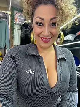 Snapshot of Katti_Barrera chatting on July 2, 2026, 8:26 pm Katti Barrera online show from July 2, 2026, 8:26 pm