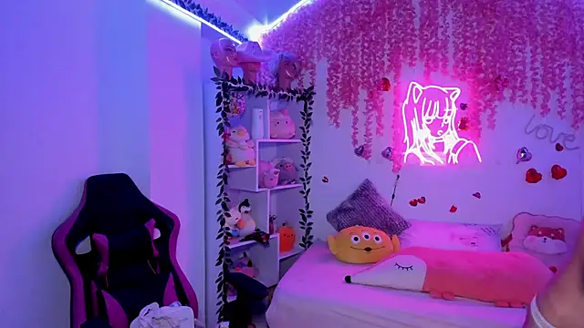 Snapshot of cat_kitty18_ chatting on March 18, 2025, 12:40 am cat kitty18 online show from March 18, 2025, 12:40 am