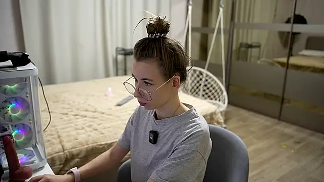 Snapshot of anna_kiss69 chatting on November 4, 2025, 5:39 pm anna kiss69 online show from November 4, 2025, 5:39 pm