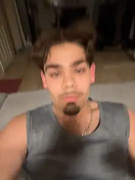 JuNIs  online show from November 24, 2025, 9:15 pm