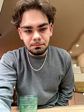 JuNIs  online show from January 19, 2026, 8:18 am