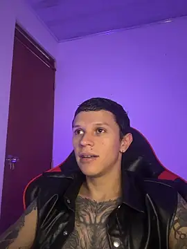 Snapshot of goodboy69l chatting on March 21, 2026, 4:11 pm goodboy69l online show from March 21, 2026, 4:11 pm