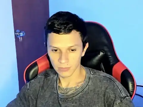 Snapshot of goodboy69l chatting on March 24, 2026, 4:12 am goodboy69l online show from March 24, 2026, 4:12 am