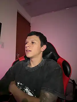 Snapshot of goodboy69l chatting on March 28, 2026, 12:11 am goodboy69l online show from March 28, 2026, 12:11 am