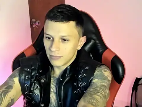 Snapshot of goodboy69l chatting on April 15, 2026, 11:49 pm goodboy69l online show from April 15, 2026, 11:49 pm