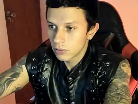 Snapshot of goodboy69l chatting on April 9, 2026, 11:00 pm goodboy69l online show from April 9, 2026, 11:00 pm