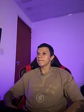 Snapshot of goodboy69l chatting on March 16, 2026, 11:29 pm goodboy69l online show from March 16, 2026, 11:29 pm