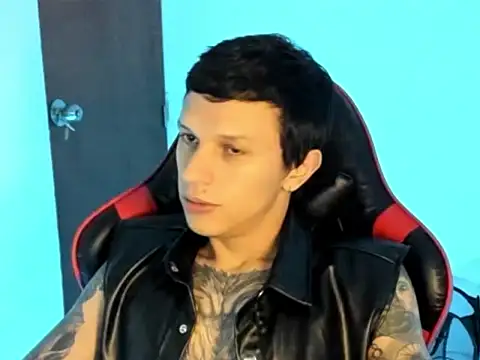 Snapshot of goodboy69l chatting on April 12, 2026, 11:24 am goodboy69l online show from April 12, 2026, 11:24 am