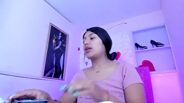 SarahStones online show from October 17, 2025, 3:21 am