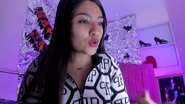 SarahStones online show from November 2, 2025, 12:21 pm