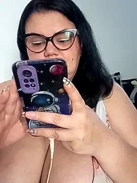 Madisonpalacio online show from November 17, 2025, 5:39 pm