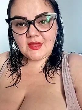 Snapshot of Madisonpalacio chatting on December 22, 2025, 6:52 pm Madisonpalacio online show from December 22, 2025, 6:52 pm