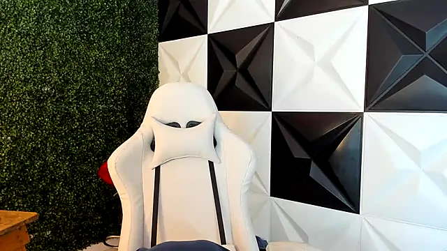 andy bell x online show from October 29, 2025, 5:17 am