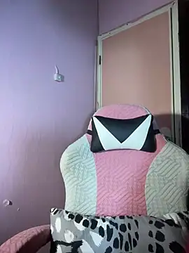 ursweet babygirl online show from April 18, 2026, 4:20 pm