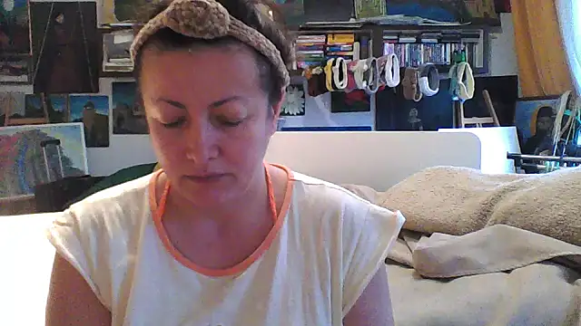 MariaAnaSunshine online show from November 10, 2025, 7:35 am