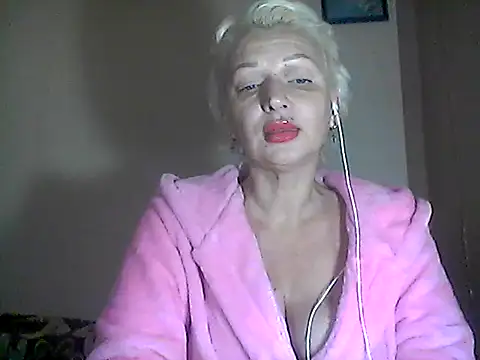 Snapshot of MaryJane441 chatting on October 31, 2025, 9:00 pm MaryJane441 online show from October 31, 2025, 9:00 pm