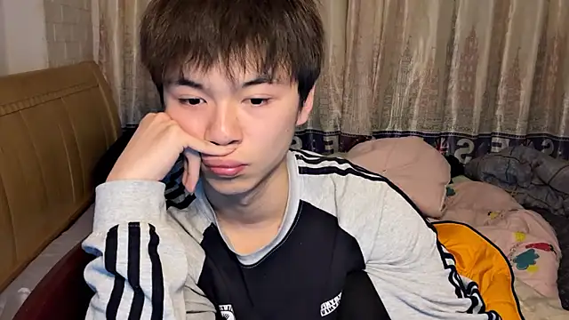 xiaottt1918 online show from January 21, 2025, 10:41 am
