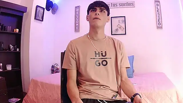 harrytomson 1 online show from September 11, 2025, 6:08 pm