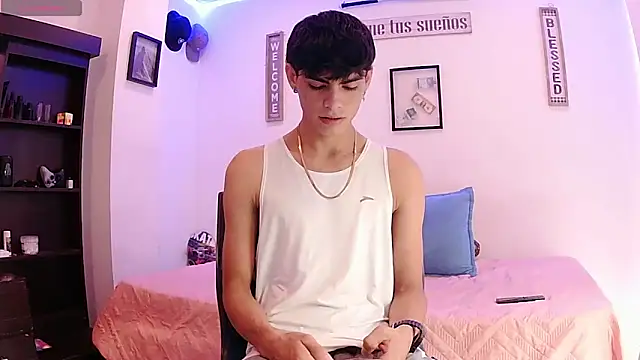 harrytomson 1 online show from September 16, 2025, 6:31 pm