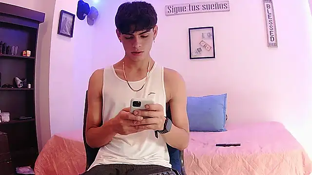 harrytomson 1 online show from September 14, 2025, 8:31 pm