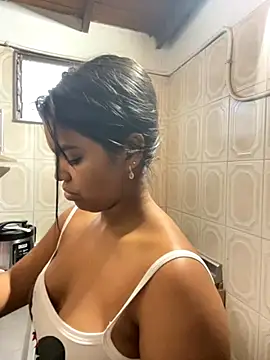 zoe roux21 online show from November 8, 2025, 10:24 pm