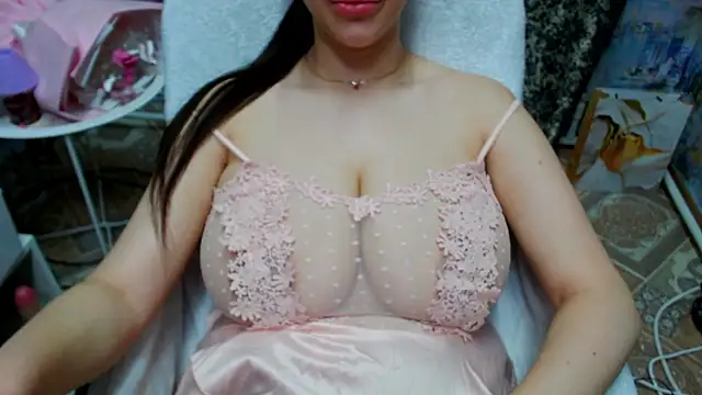 lovelyseu online show from February 20, 2026, 7:49 pm