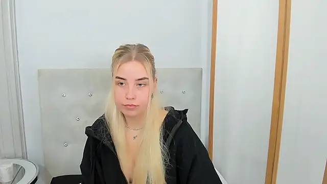 Snapshot of KristyHoney chatting on March 16, 2025, 9:16 am KristyHoney online show from March 16, 2025, 9:16 am