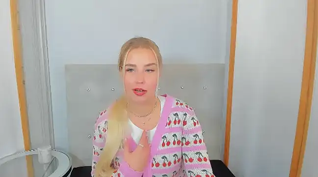 Snapshot of KristyHoney chatting on March 4, 2025, 9:51 am KristyHoney online show from March 4, 2025, 9:51 am