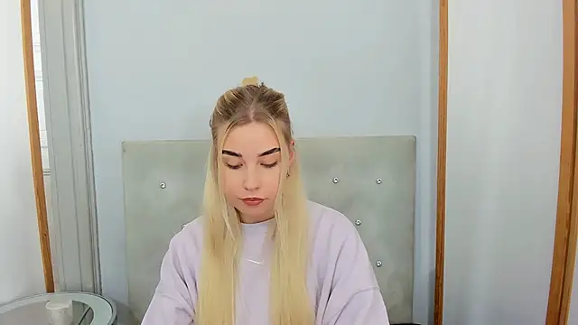 Snapshot of KristyHoney chatting on March 17, 2025, 9:55 am KristyHoney online show from March 17, 2025, 9:55 am